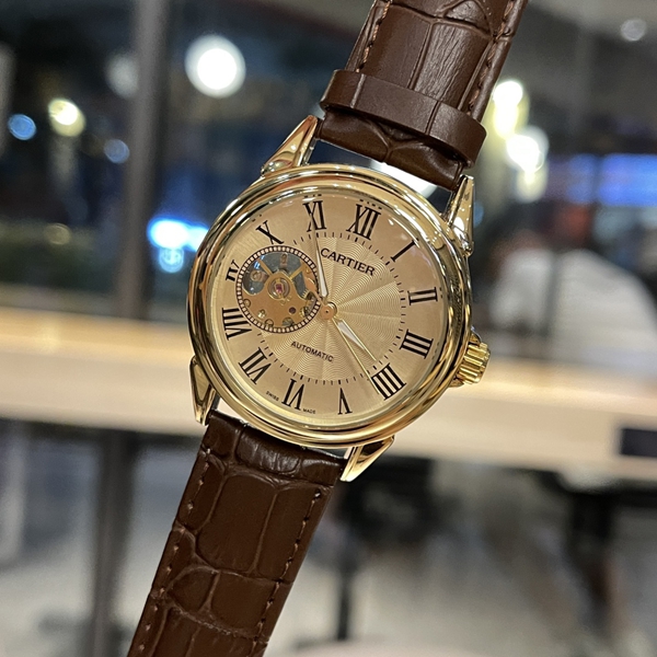 ブランド時計角部分ディテール